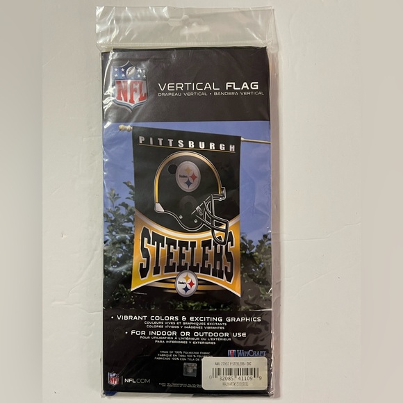 New In Package Pittsburgh Steelers Vertical Flag NFL Made by Wincraft - Picture 2 of 2